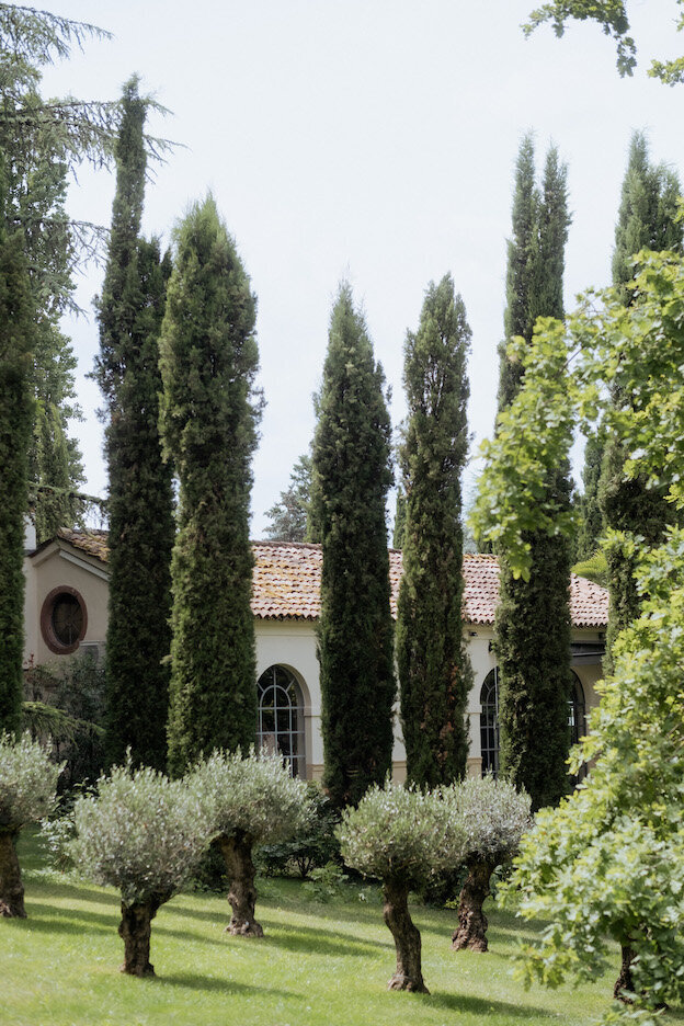 Blick auf das Gartenhaus im Morrhof