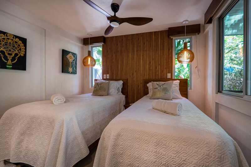 Estrella - 2 single beds private batheroom - Synergy  (8)