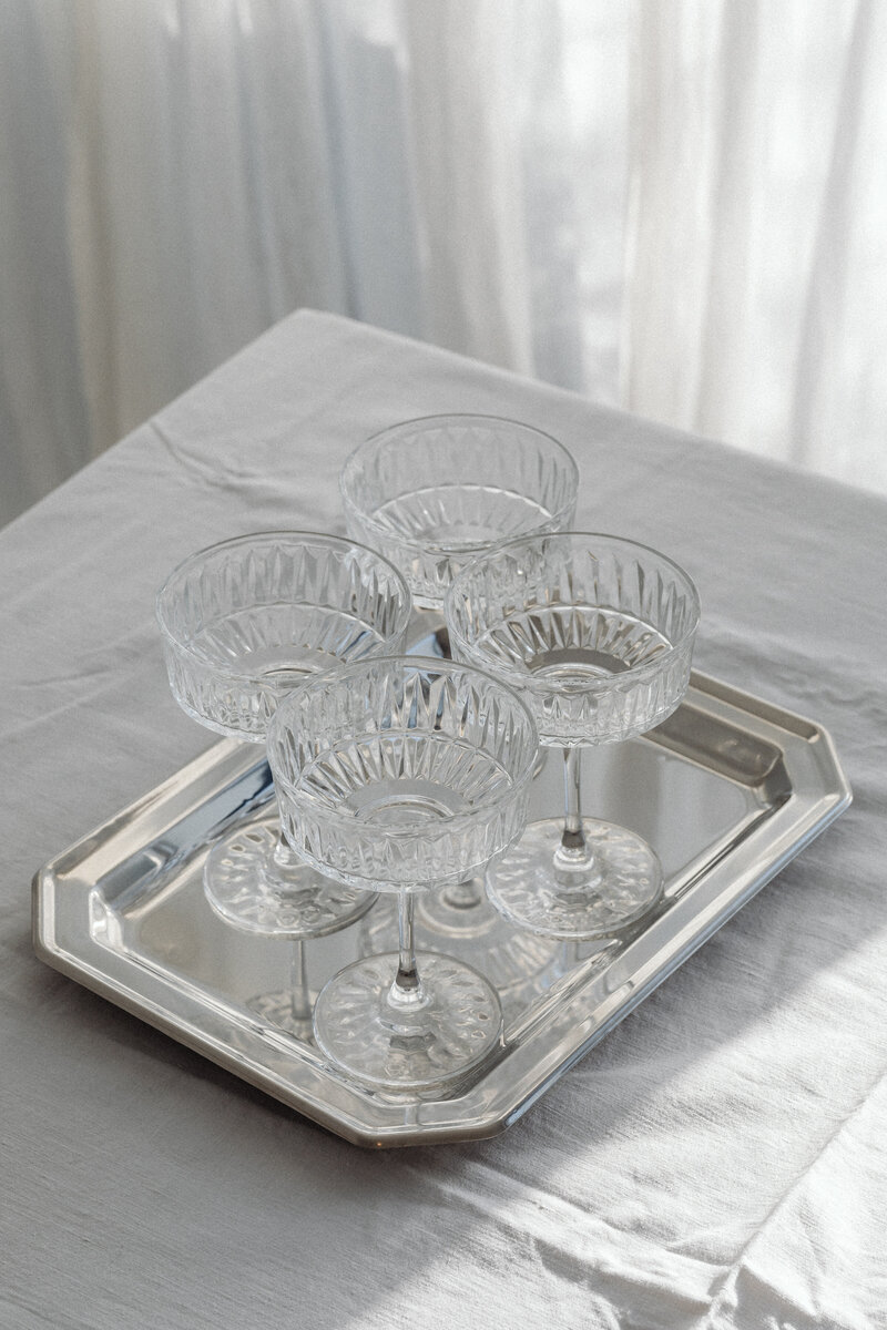 kaboompics_glassware-on-metallic-tray-34384