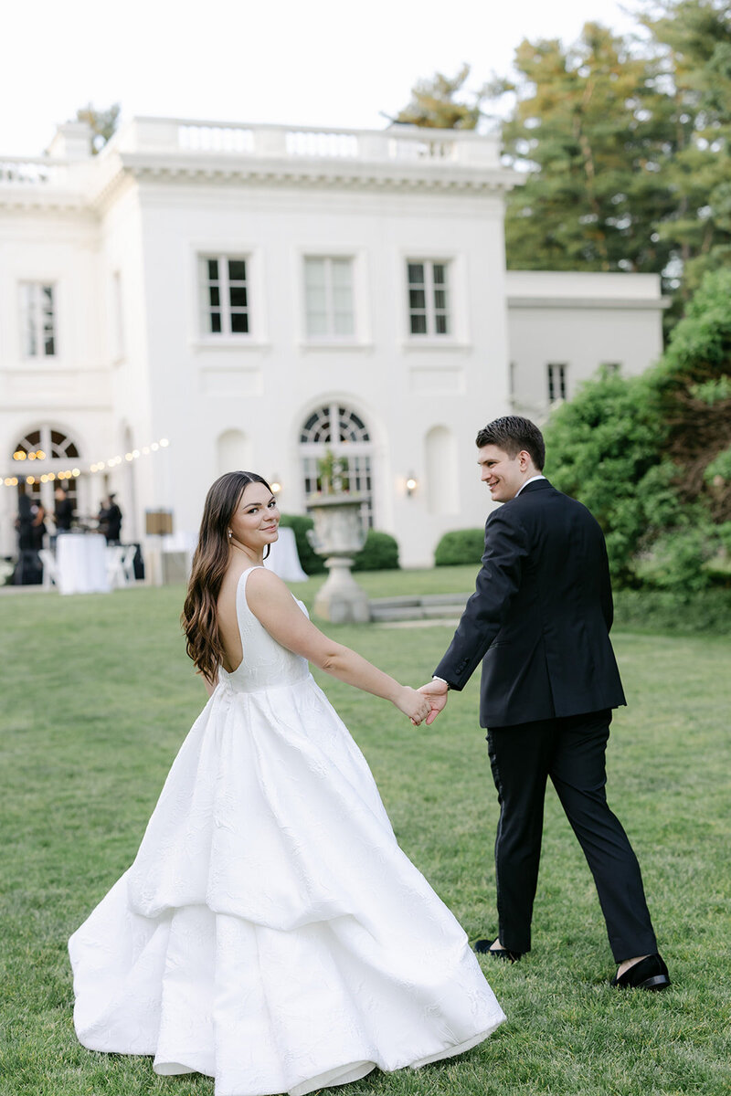 bride-groom-walking-wadsworth-mansion