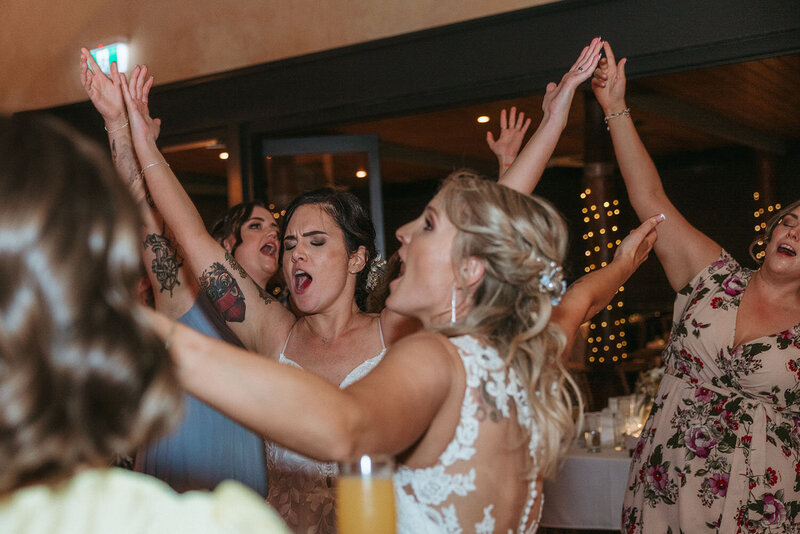 wedding-dancing-party-photography