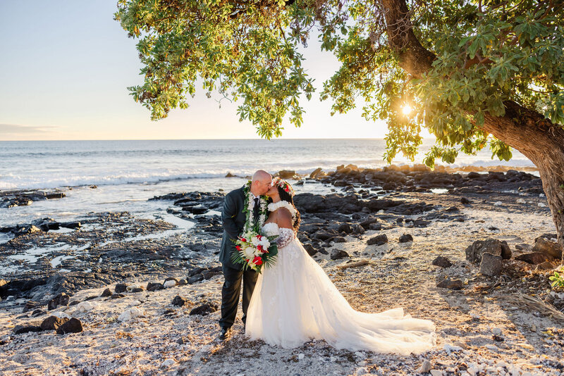 Papa-Kona-Wedding-oceanfront-venue (37)