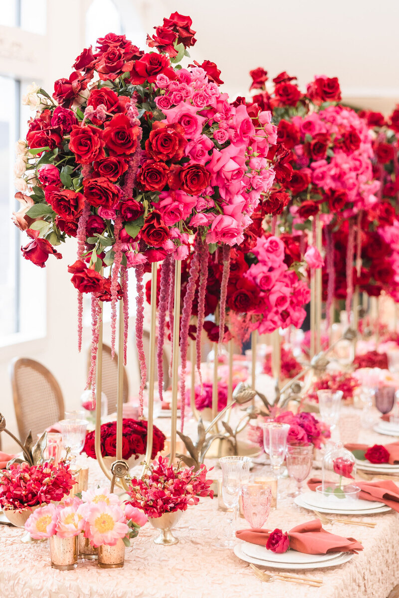 Floral Table display at the Peach Orchard wedding venue in Houston, Texas.