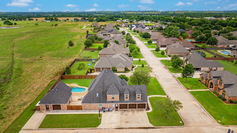 4+ Acres for sale in Collinsville Texas with 3 bedroom, 2 bath home