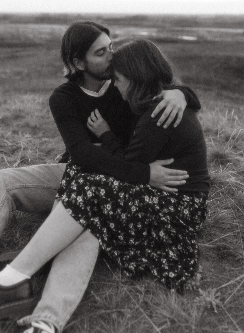 Couples_Session_Saskatoon_Cranberry_Flats_KaylaCassidyPhotography-51
