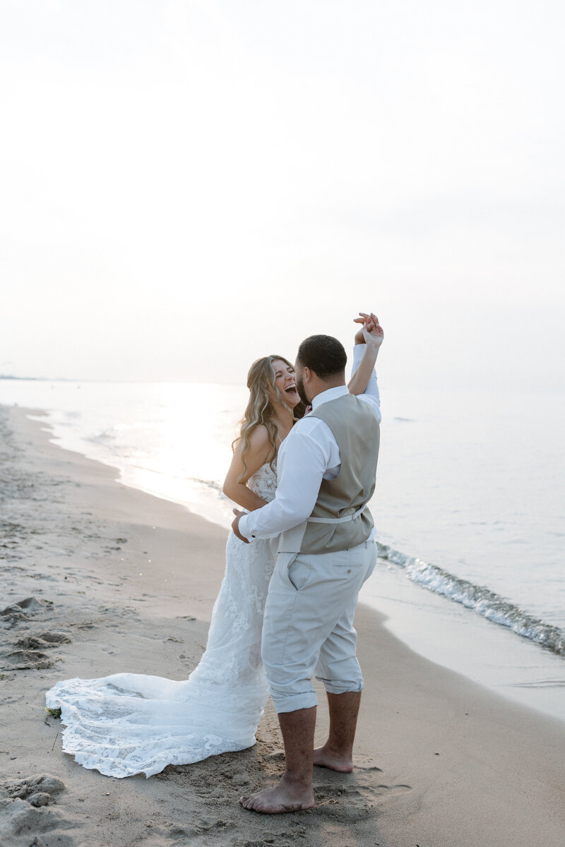 lakemichiganweddingphotos.christinaellisphotography-51