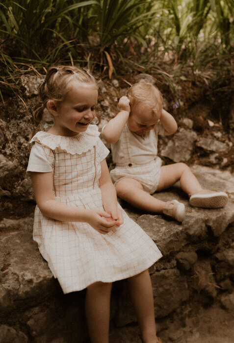 realisez une belle photo naturelle de vos enfants avec une photographe famille a cannes