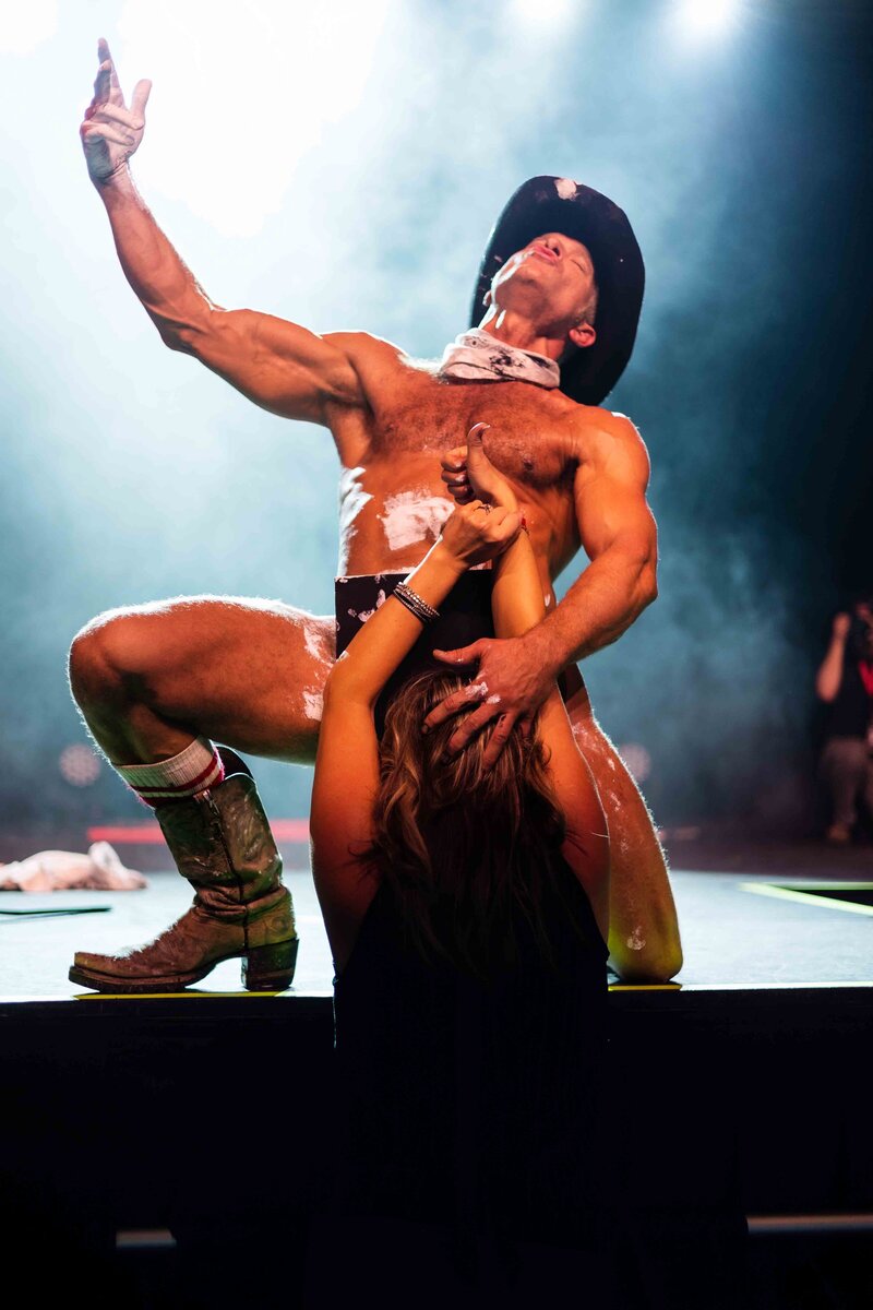 Brent Ray Fraser Performs at Taboo Convention 51