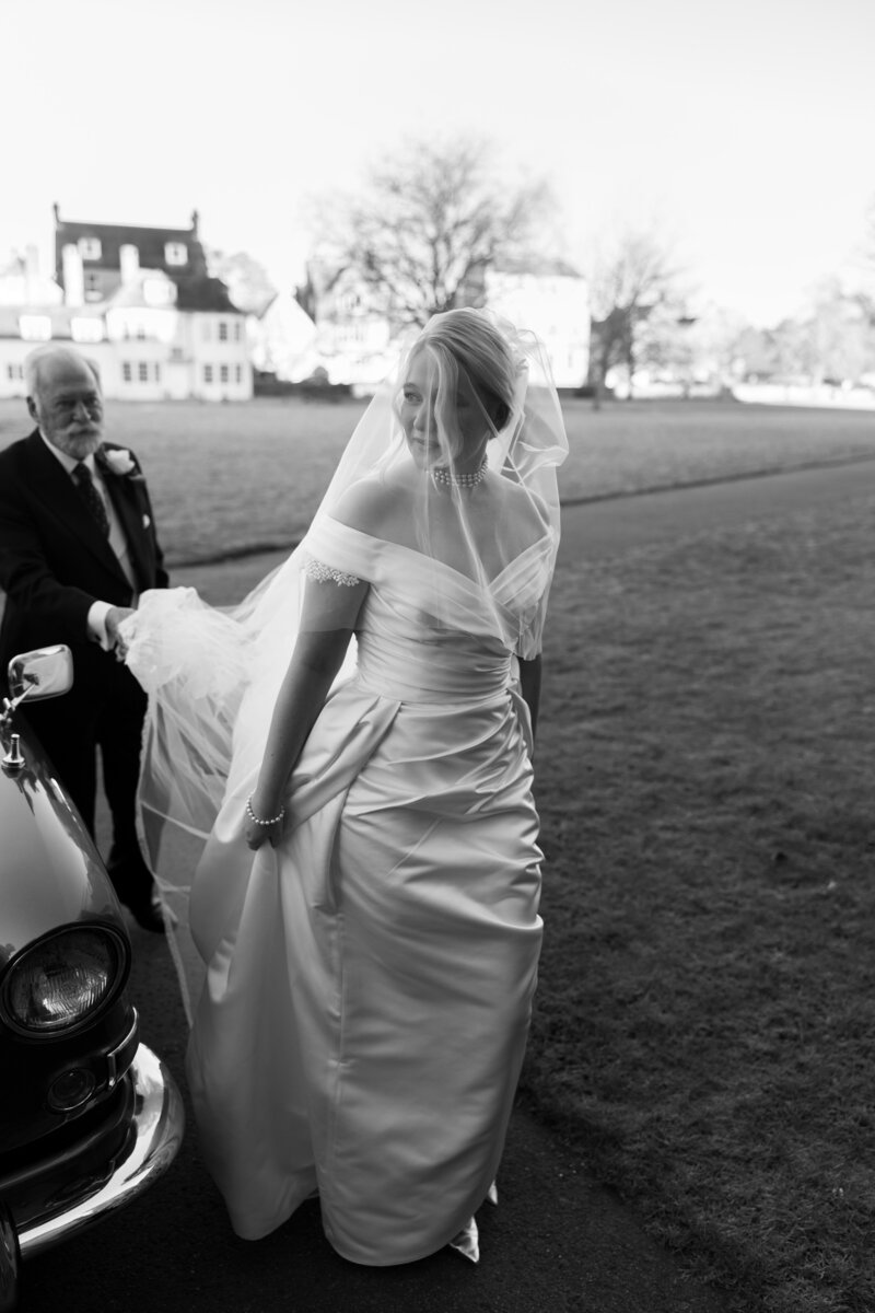 Bridal portrait at Salisbury Cathedral