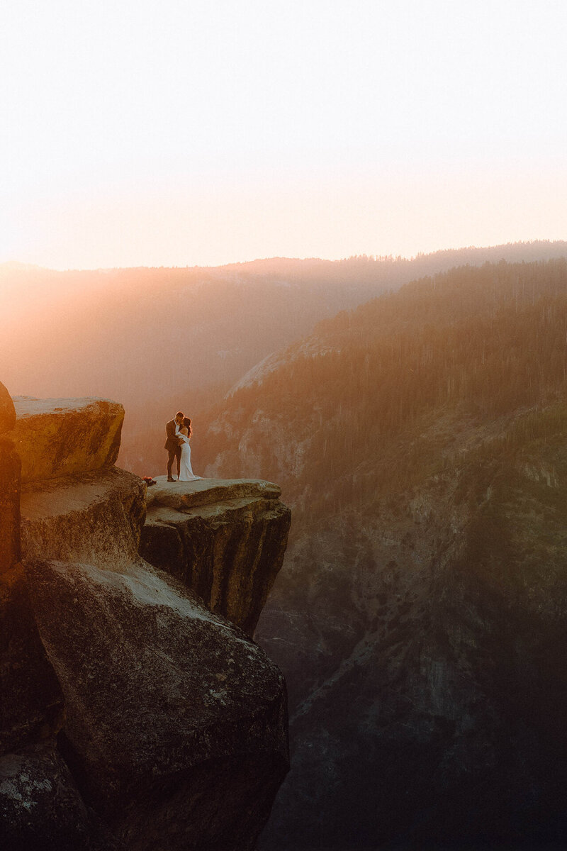 Cambry_Dylan_Yosemite_Taft_Point_Elopement_Dream_Capture_Studios