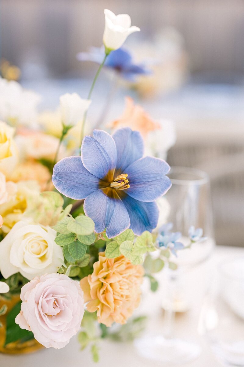sunlight-wedding-floral12