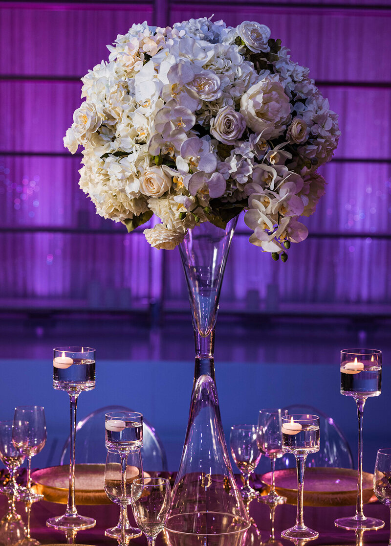 white_florals_wedding_event_design