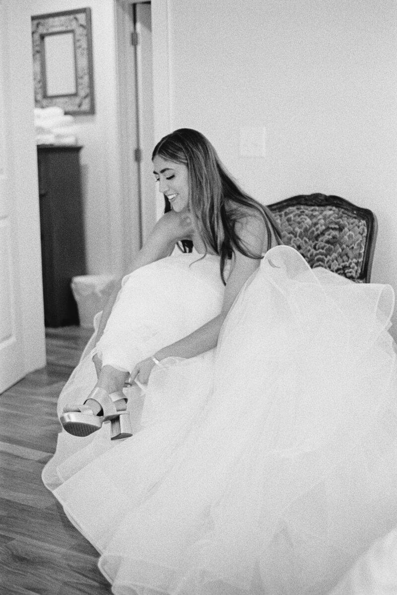 Bridal portrait at Glen Foerd Estate in Philadelphia, PA