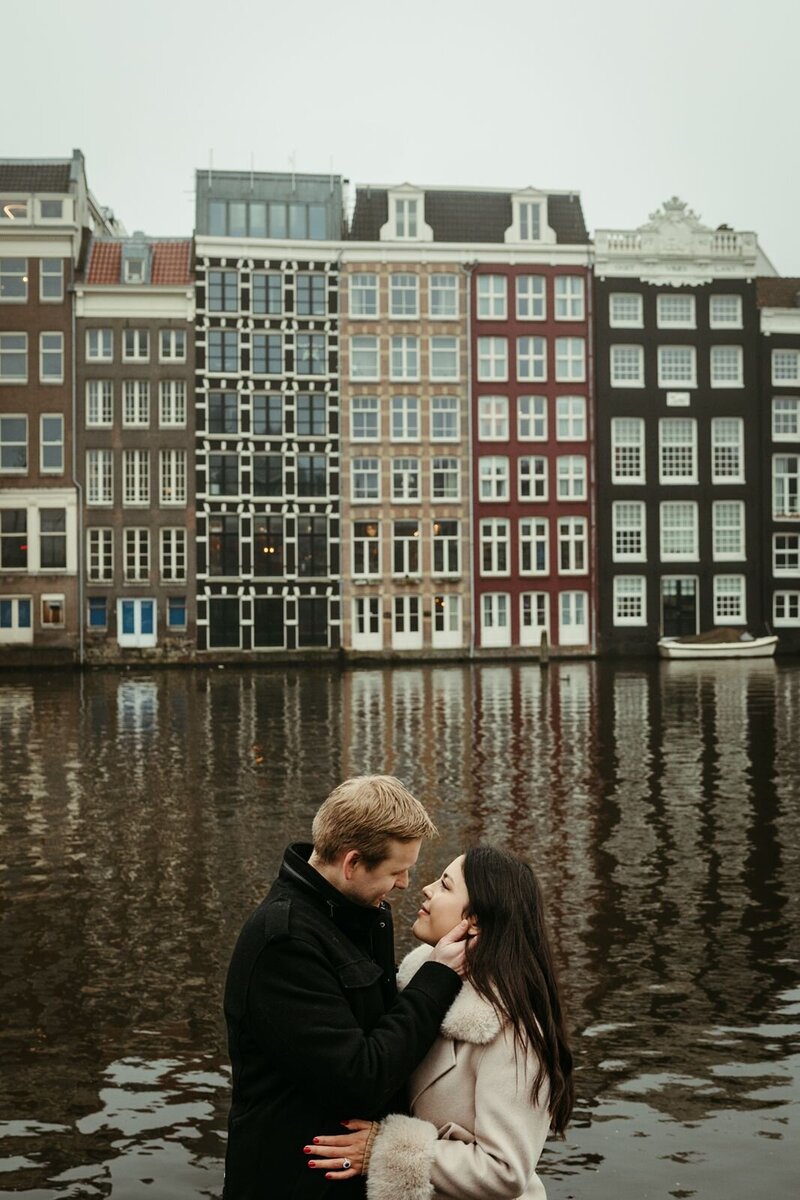 Get framed photography Loveshoot couple Utrecht Amersterdam - Engagement shoot Netherlands