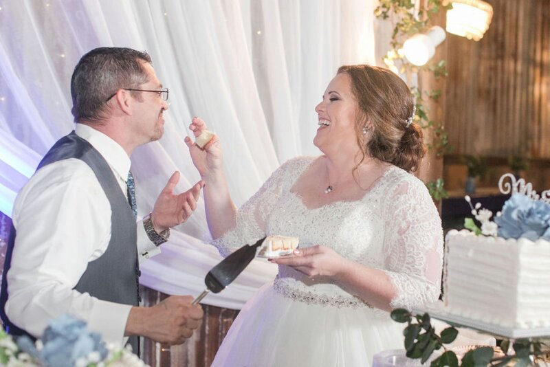 Mike&JulieBeneaththeOaksWedding-550