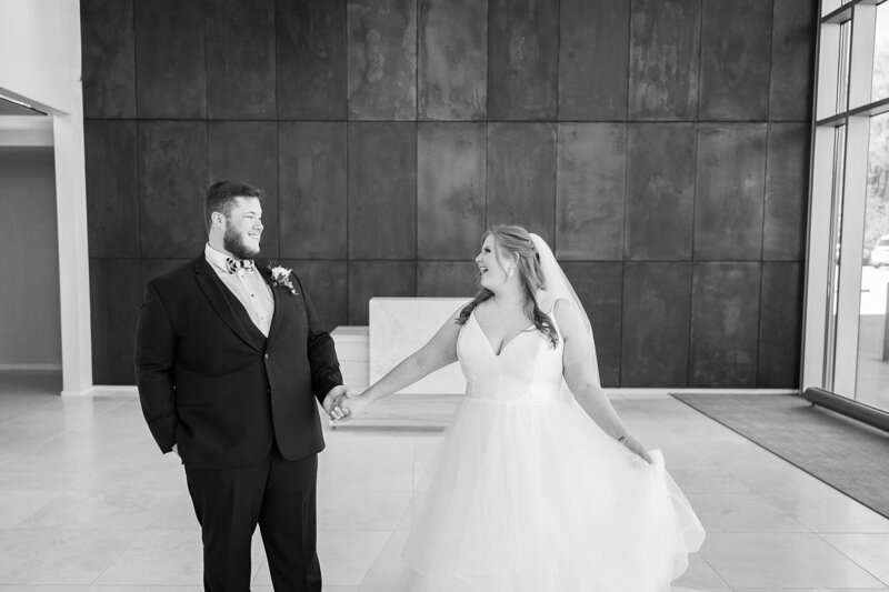 Downtown-Greenville-SC-Wedding-at-Avenue_2161