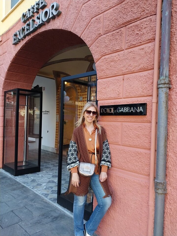Silvina Luna, you r host in Italy for the best fashion and shopping tours