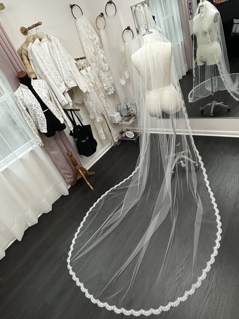 demelis atelier lace cathedral bridal veil