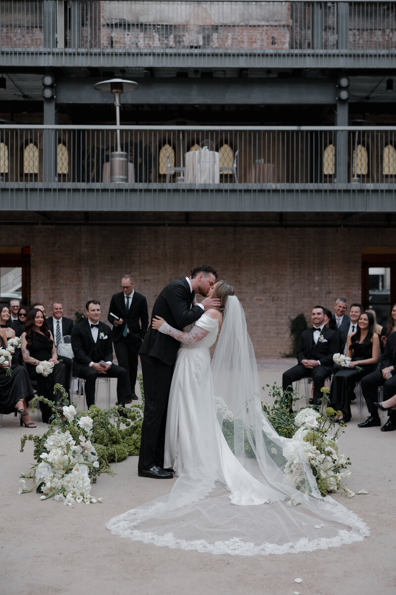 snapdragon bloom bar wedding flowers at the historic Monroe Street Abbey downtown Phoenix, AZ