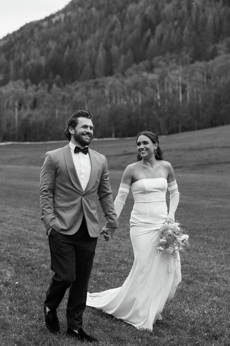wedding couple in black and white on lawn