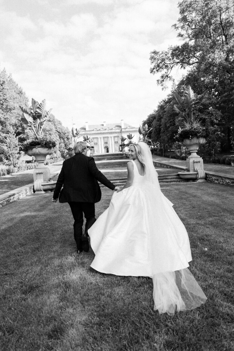 NikkiSanterre_EastCoastLuxuryWeddingPhotographer_WilmingtonWeddingSocialGracesEvents_Emma&Andy-132