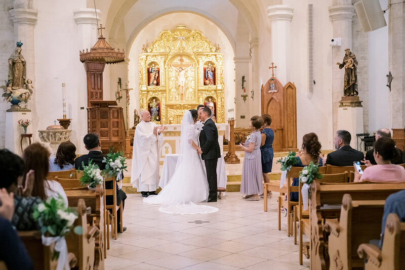 Hawaii church wedding photographer14