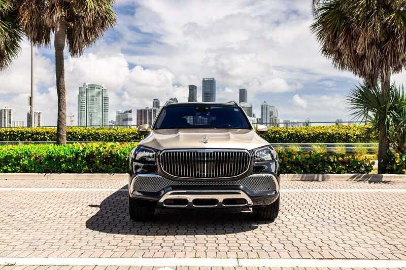 mercedes-maybach-gls-600-kalahari-gold-black-for-rent-in-miami-001