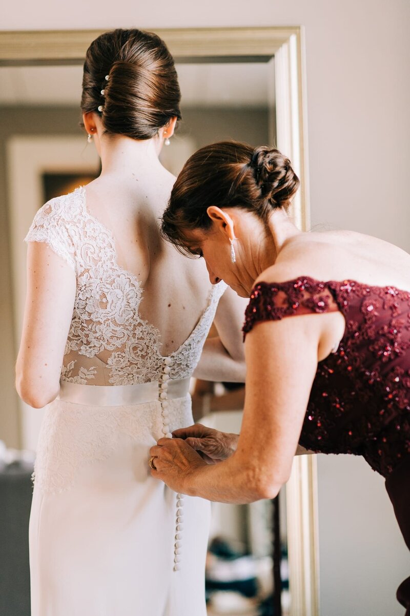 bride putting on dress Columbus Ohio-0684