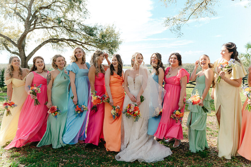 bride and her entourage at Lakeview Gardens