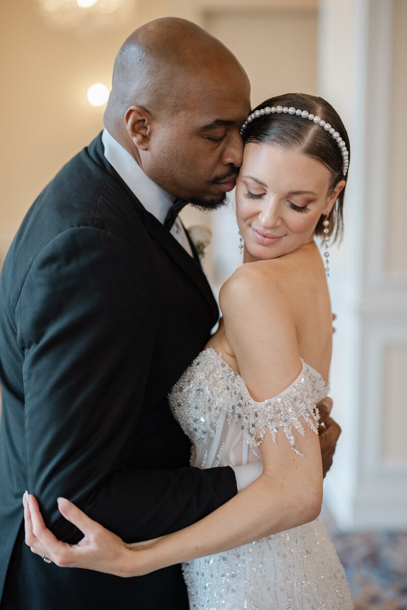 intimite-immortalise-mariage-couple-raffine-editorial