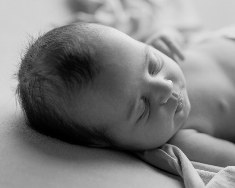 Ameline Studio-Newborn Portrait BW