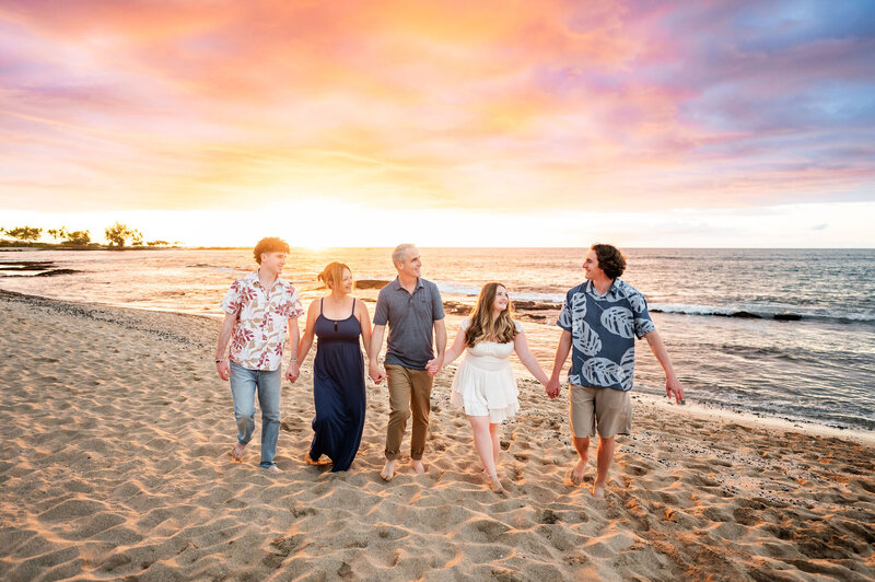 kona hawaii family photographer at sunset at kukio beach-224