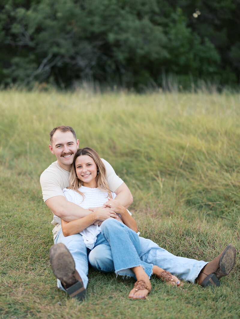 outdoor-engagement-photos-in-san-antonio