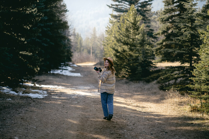 Lizzie Wanders Photography is your Colorado-based adventure wedding and elopement photographer.