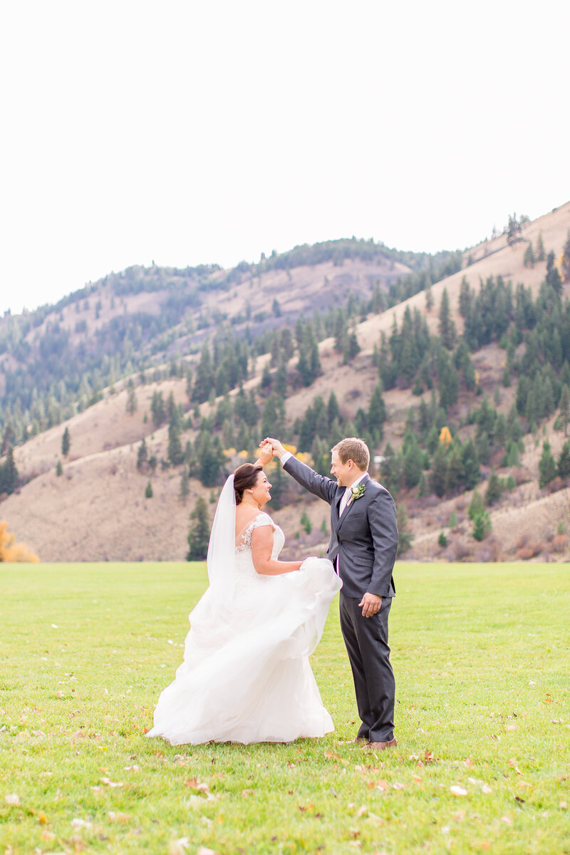 American Homestead Wedding by Spokane Wedding Photographer Taylor Rose Photography-28