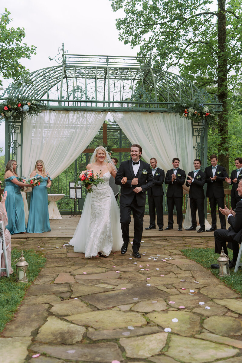 Atlanta wedding photographer captures engagement photo in downtown Atlanta