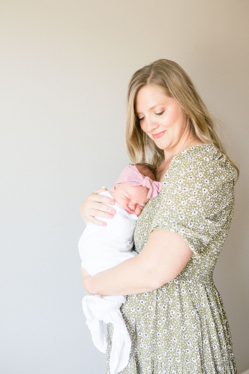 Lyndsey_Rose_Photography_Minnesota_Motherhood_Seniors_Family_Newborn_Photographer_Newborn_Portrait_Gallery1-22