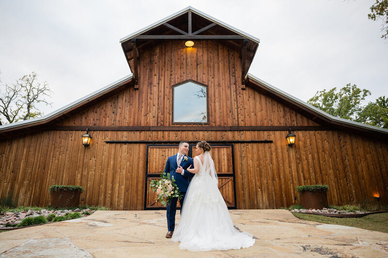 Whispering Oaks wedding photos
