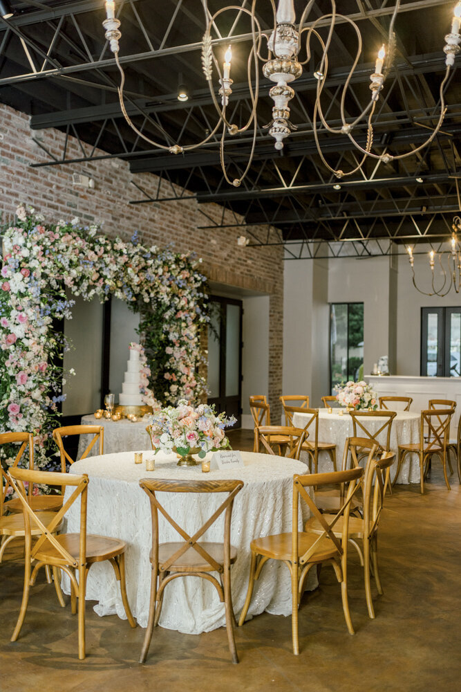 beautoful picture of a wedding reception with stunning florals