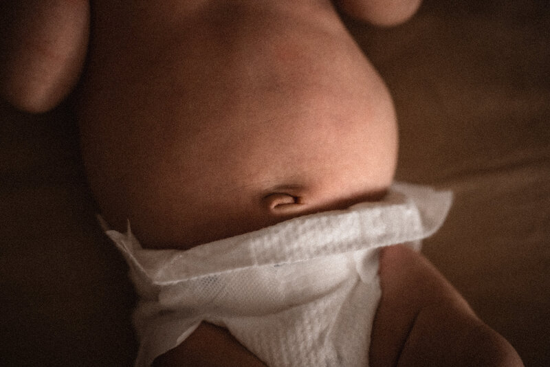 newborn baby bellybutton