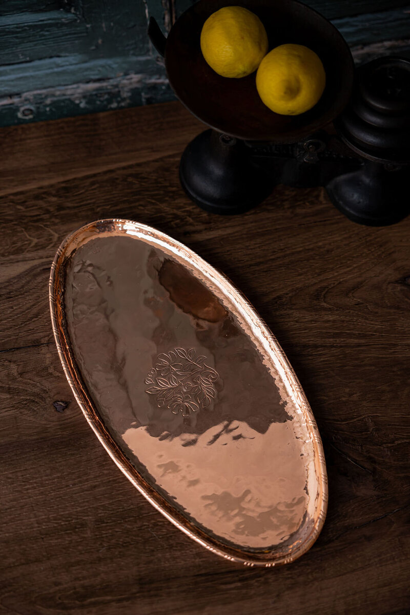 Tray Hugh Wallis(1)