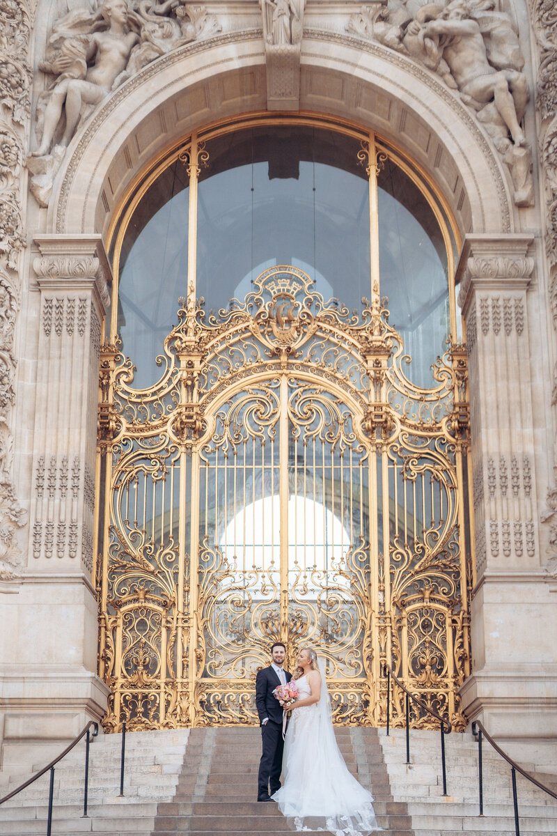 059-Paris-Spring-Blossom-Elopement-Wedding-Cinematic-Editorial-Luxury-Fine-Art-Lisa-Vigliotta-Photography