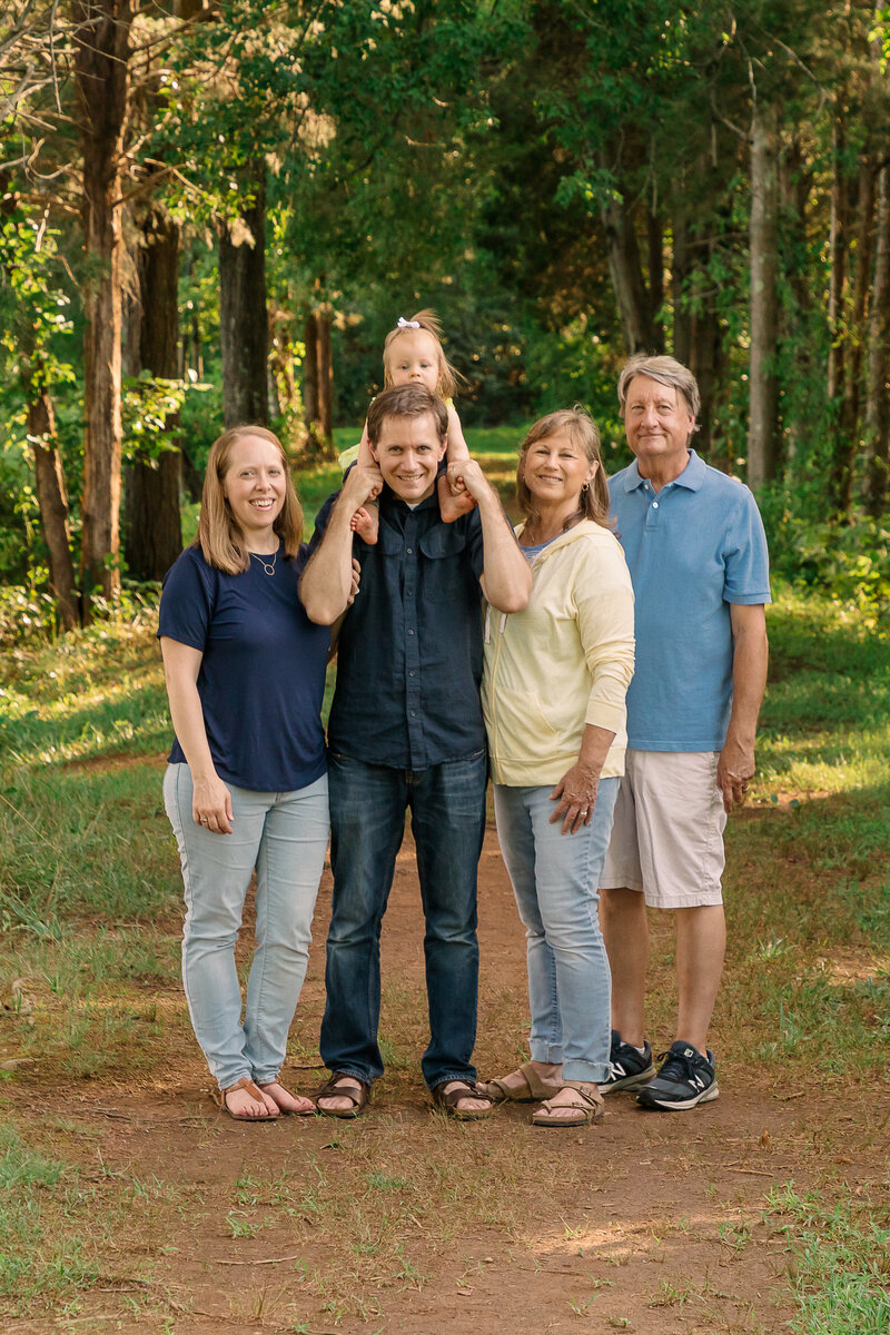 Extended-Family-Portrait-Outdoors