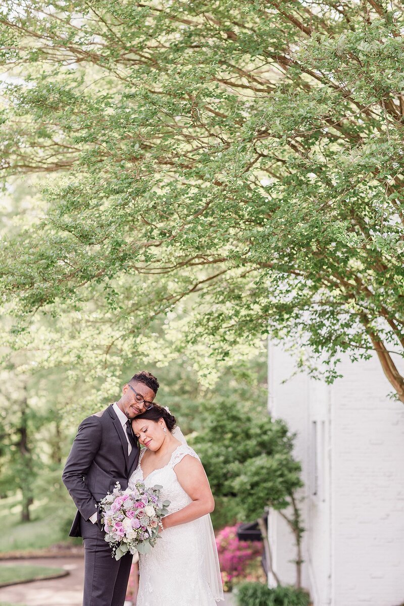 head on shoulder by Knoxville Wedding Photographer, Amanda May Photos