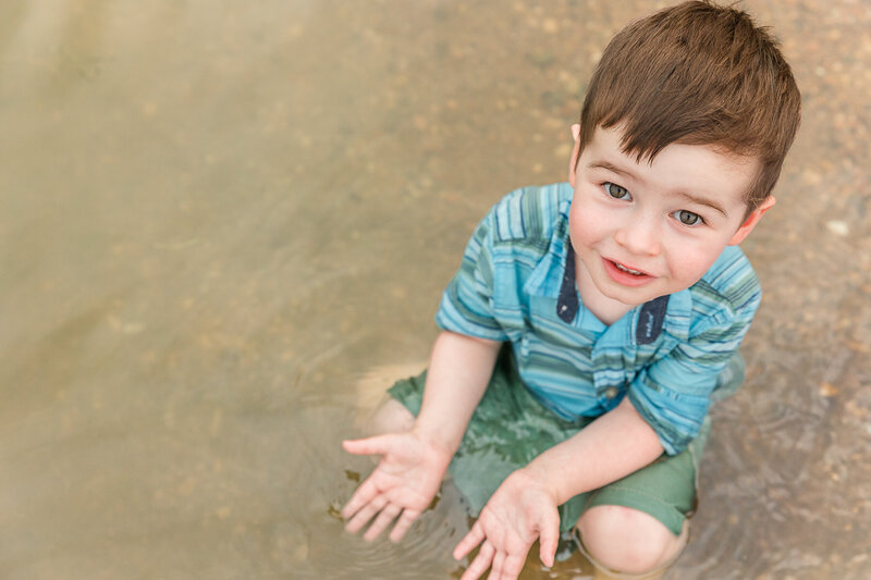 2024 krystal-moore-photography-buffalo-pound-beach-mini-mom-and-son-24
