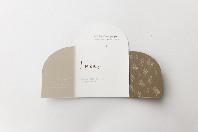 Geboortekaartje-ronde-vormen-Lucas-beige-stans-13