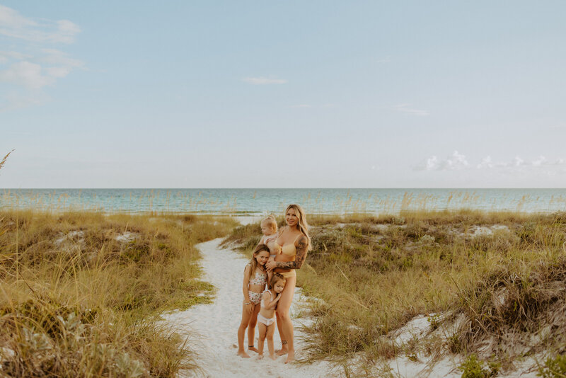 Florida wedding + portrait photographer. Specializing in creative shooting, storytelling, and documenting love. Will travel worldwide!