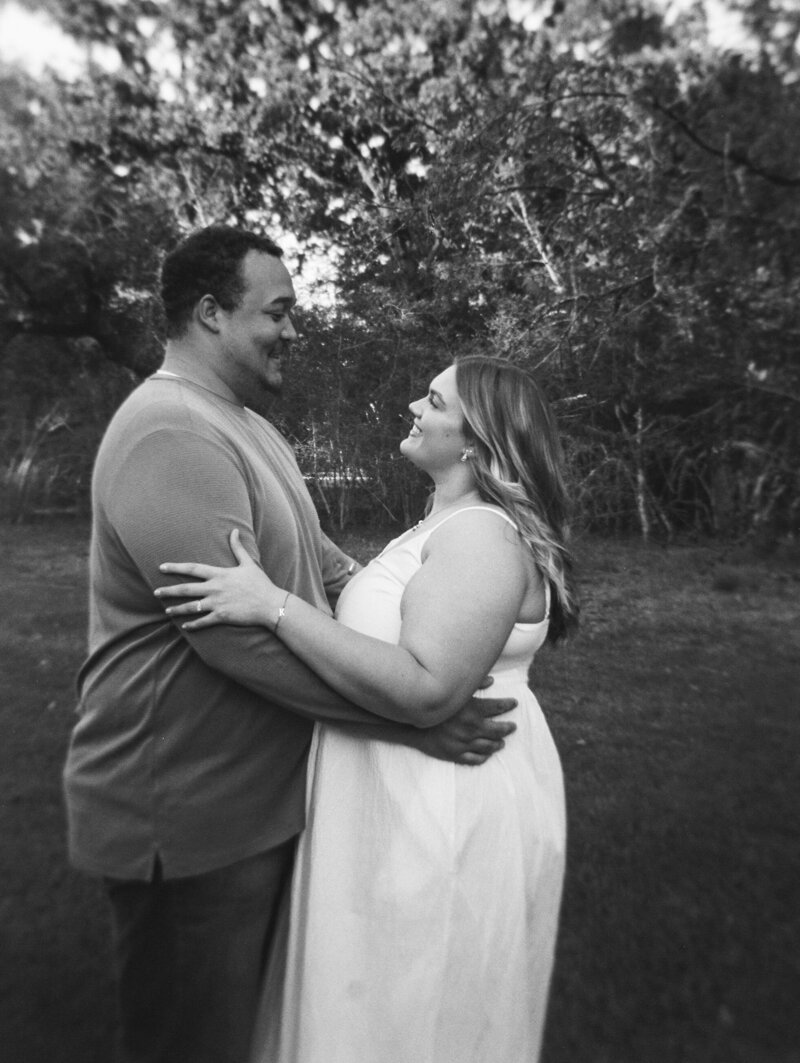 250909-kn-engagement-trix400-holga_001