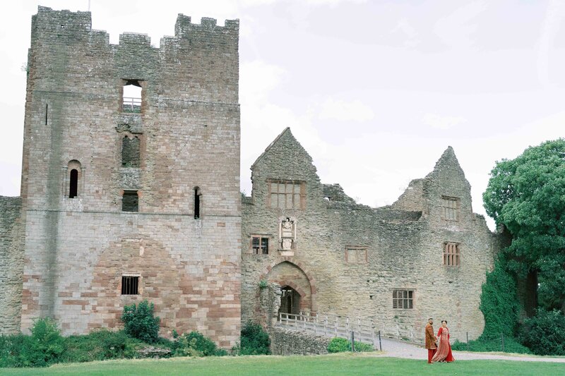 Ludlow Castle Wedding Photographer Sara Cooper Photography Websize-90