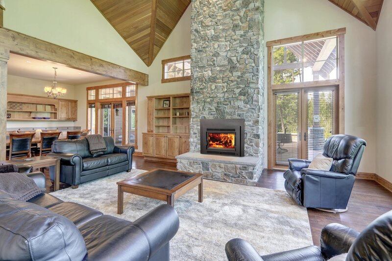 fireplace xtrordinair-large-flush-wood-insert-sandpoint
